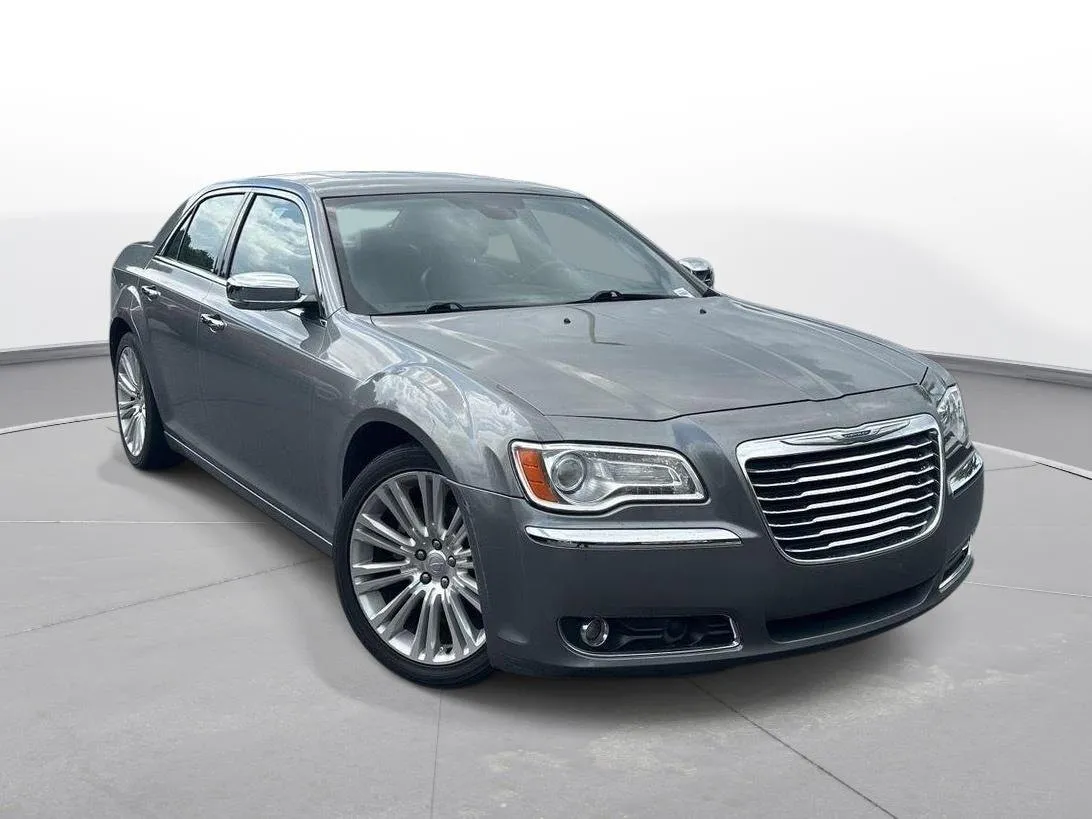 2012 Chrysler 300 Limited thumbnail 4