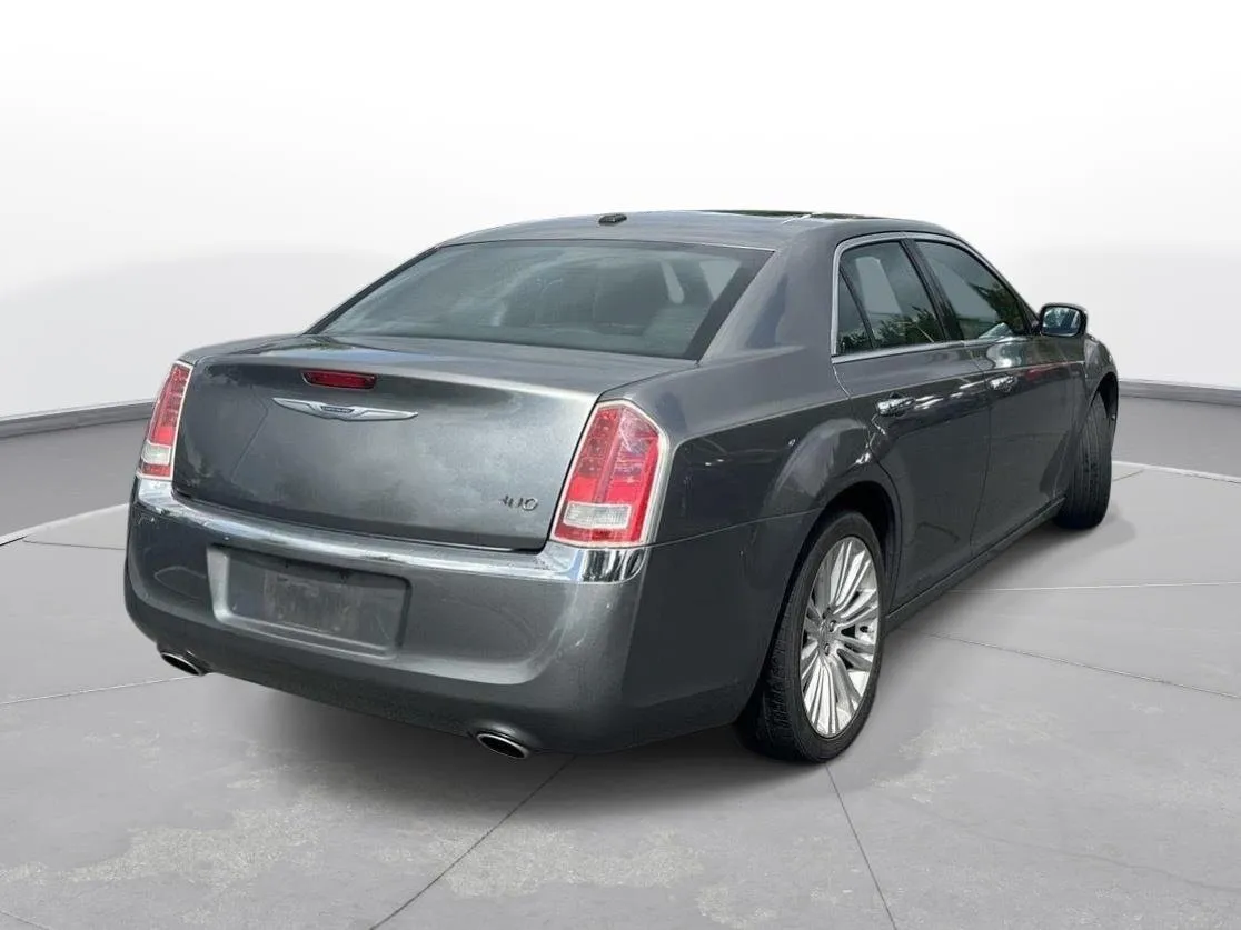 2012 Chrysler 300 Limited thumbnail 6