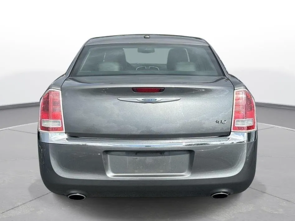 2012 Chrysler 300 Limited thumbnail 7