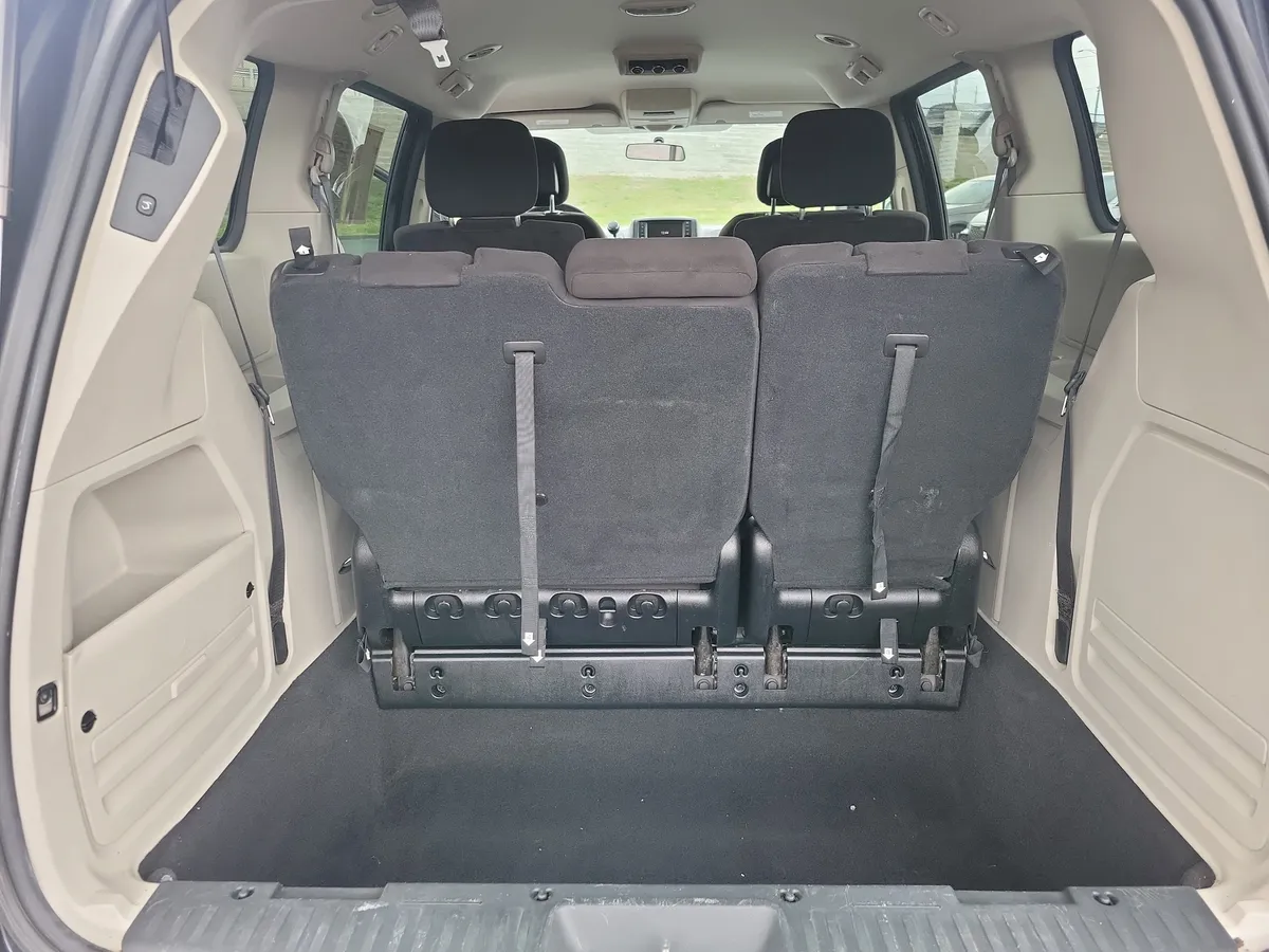 2012 Dodge Grand Caravan SXT thumbnail 10