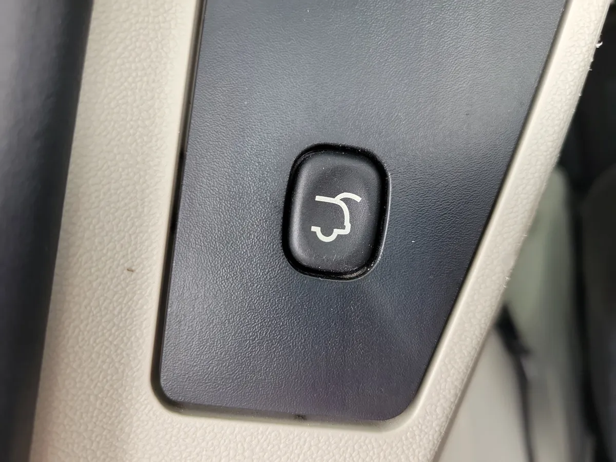 2012 Dodge Grand Caravan SXT thumbnail 12