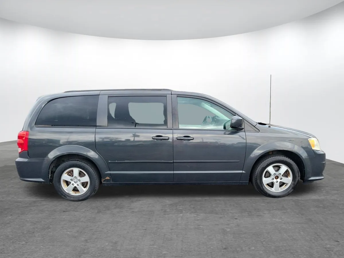2012 Dodge Grand Caravan SXT thumbnail 2