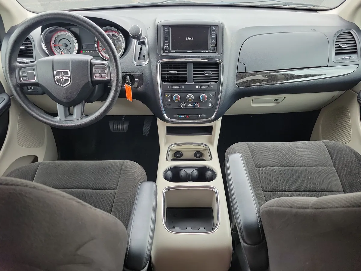 2012 Dodge Grand Caravan SXT thumbnail 9
