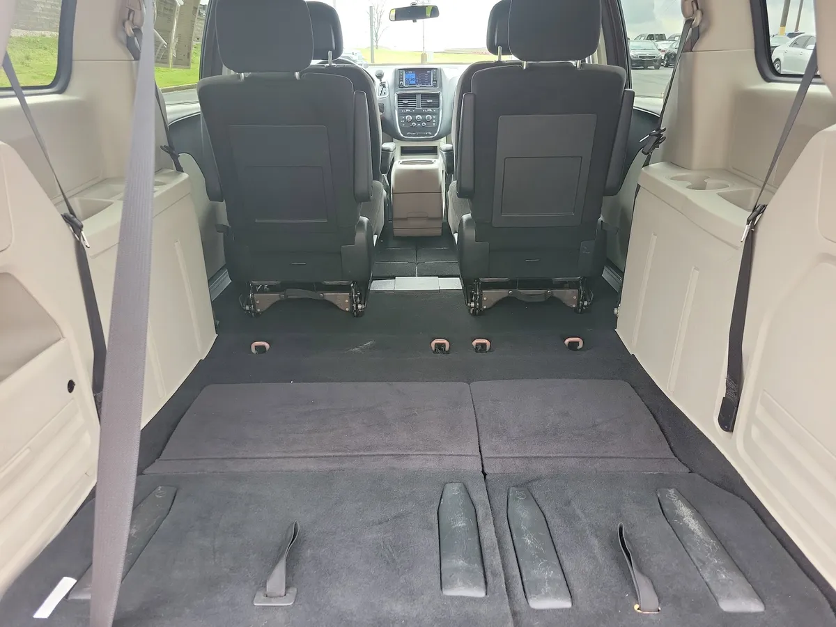 2012 Dodge Grand Caravan SXT thumbnail 10