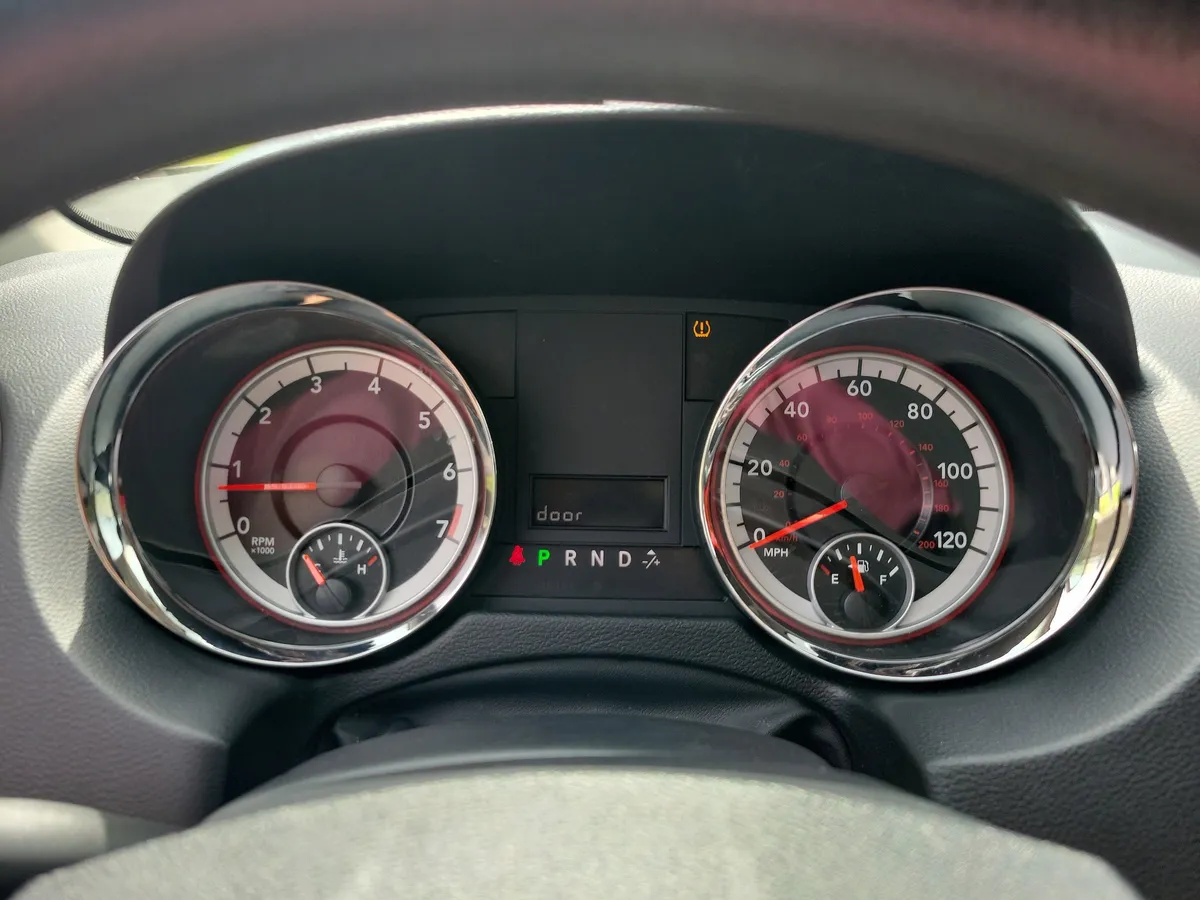 2012 Dodge Grand Caravan SXT thumbnail 17