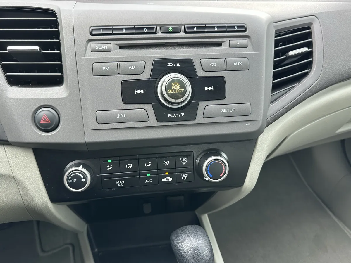 2012 Honda Civic LX thumbnail 23