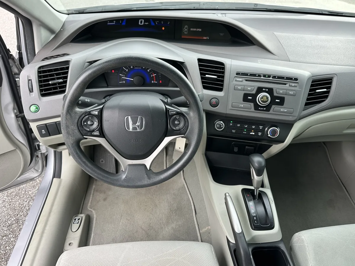 2012 Honda Civic LX thumbnail 30