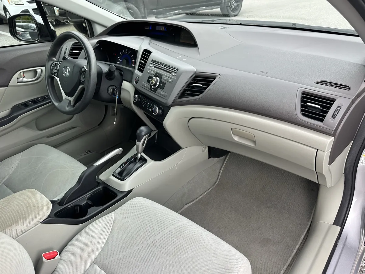 2012 Honda Civic LX thumbnail 34