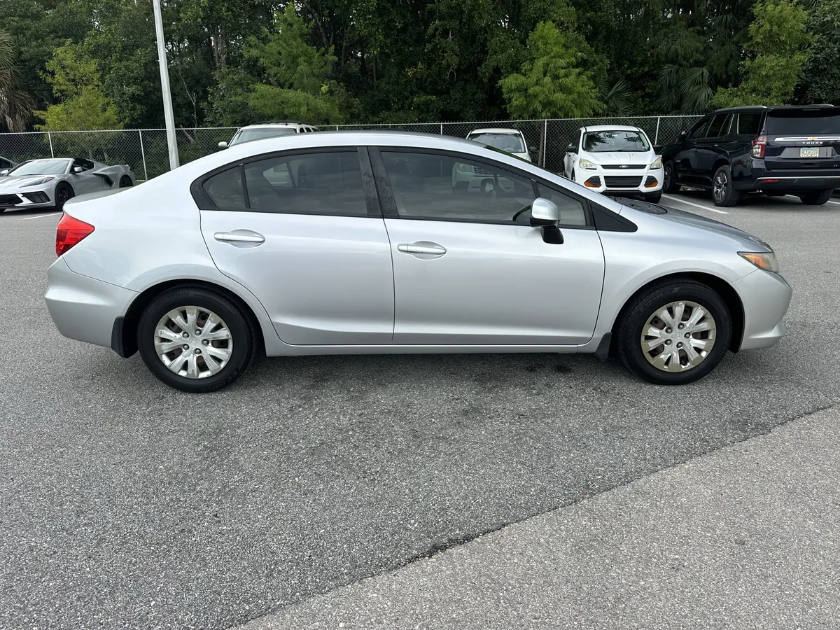 2012 Honda Civic LX thumbnail 9