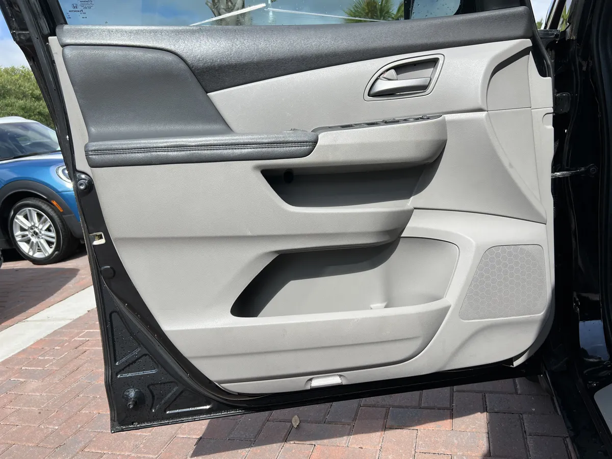 2012 Honda Odyssey EX-L thumbnail 11