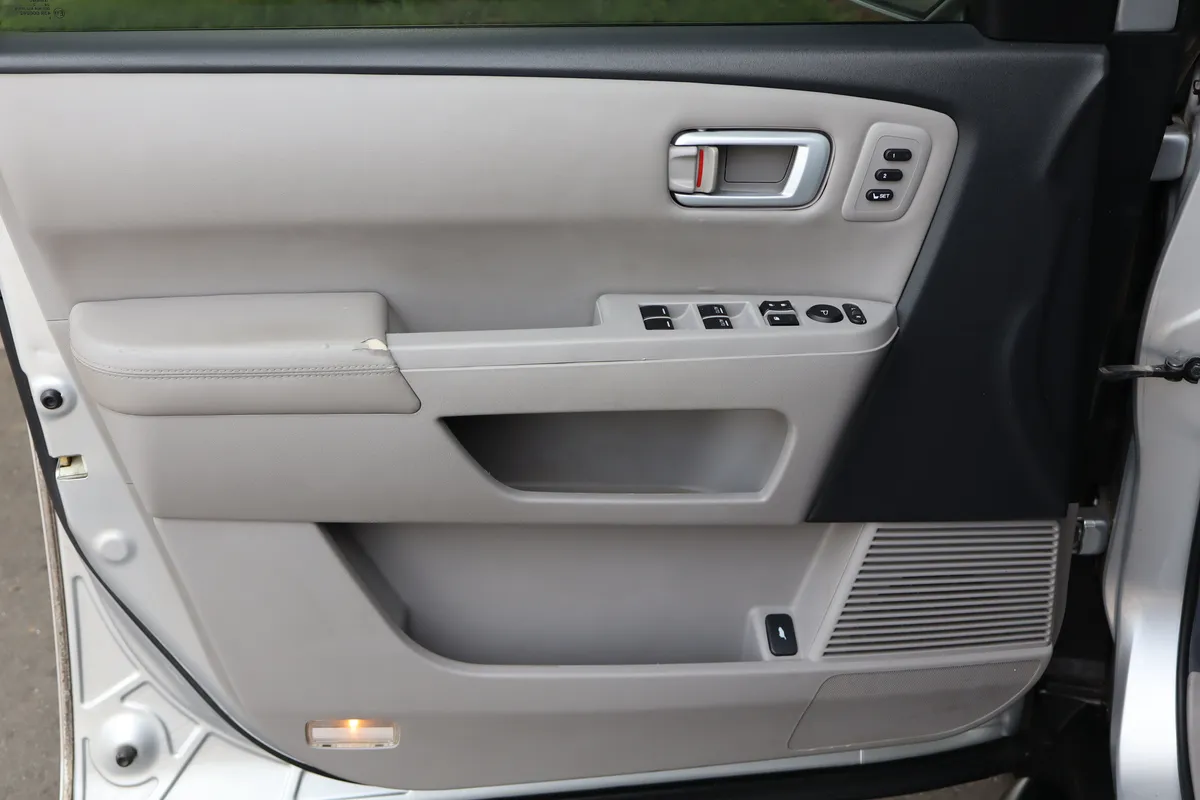 2012 Honda Pilot Touring thumbnail 11