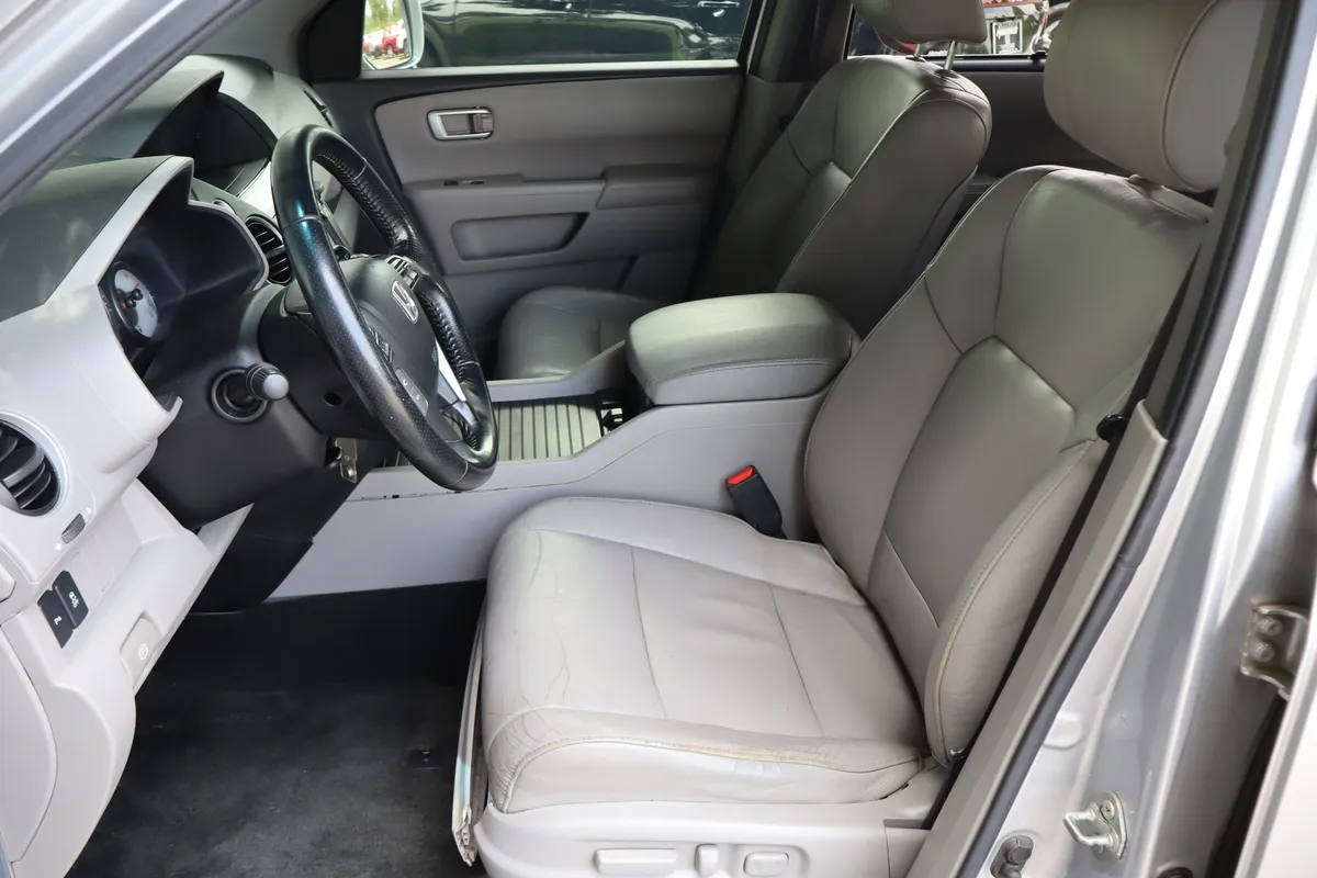 2012 Honda Pilot Touring thumbnail 13