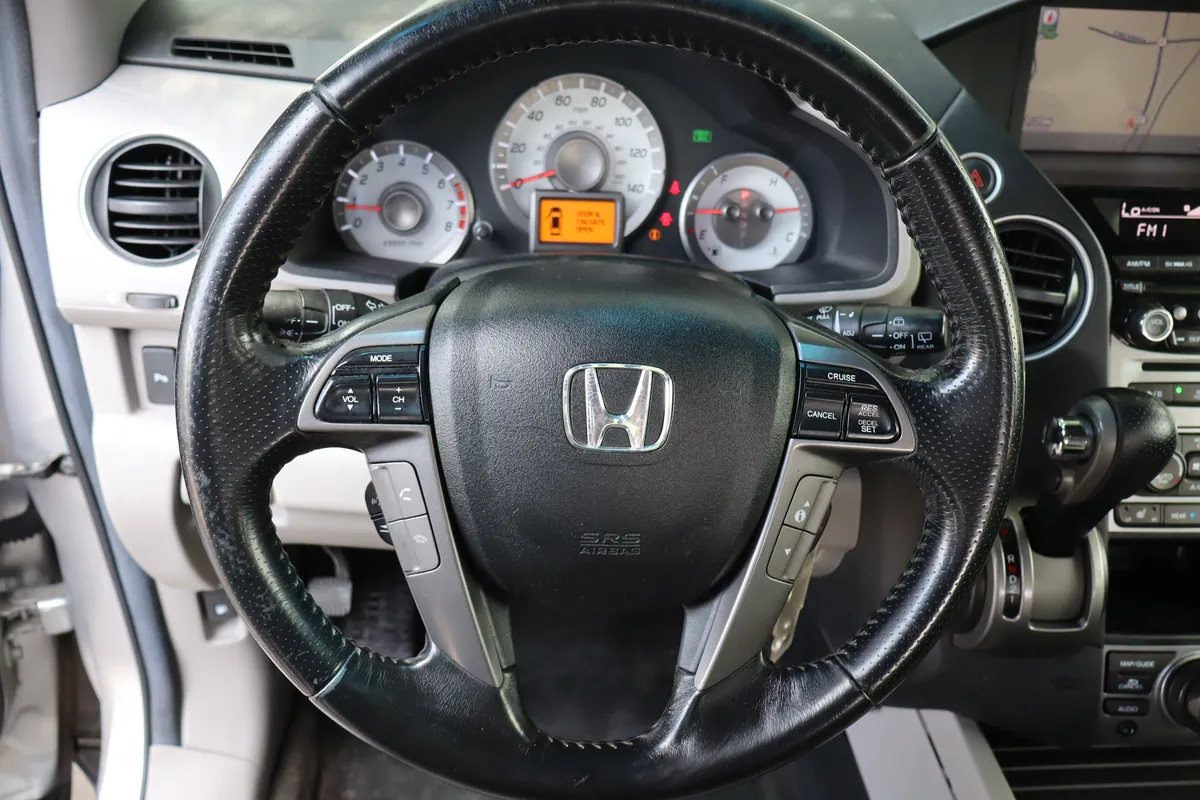 2012 Honda Pilot Touring thumbnail 17