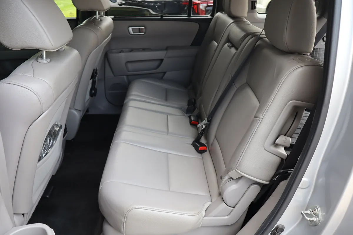 2012 Honda Pilot Touring thumbnail 28