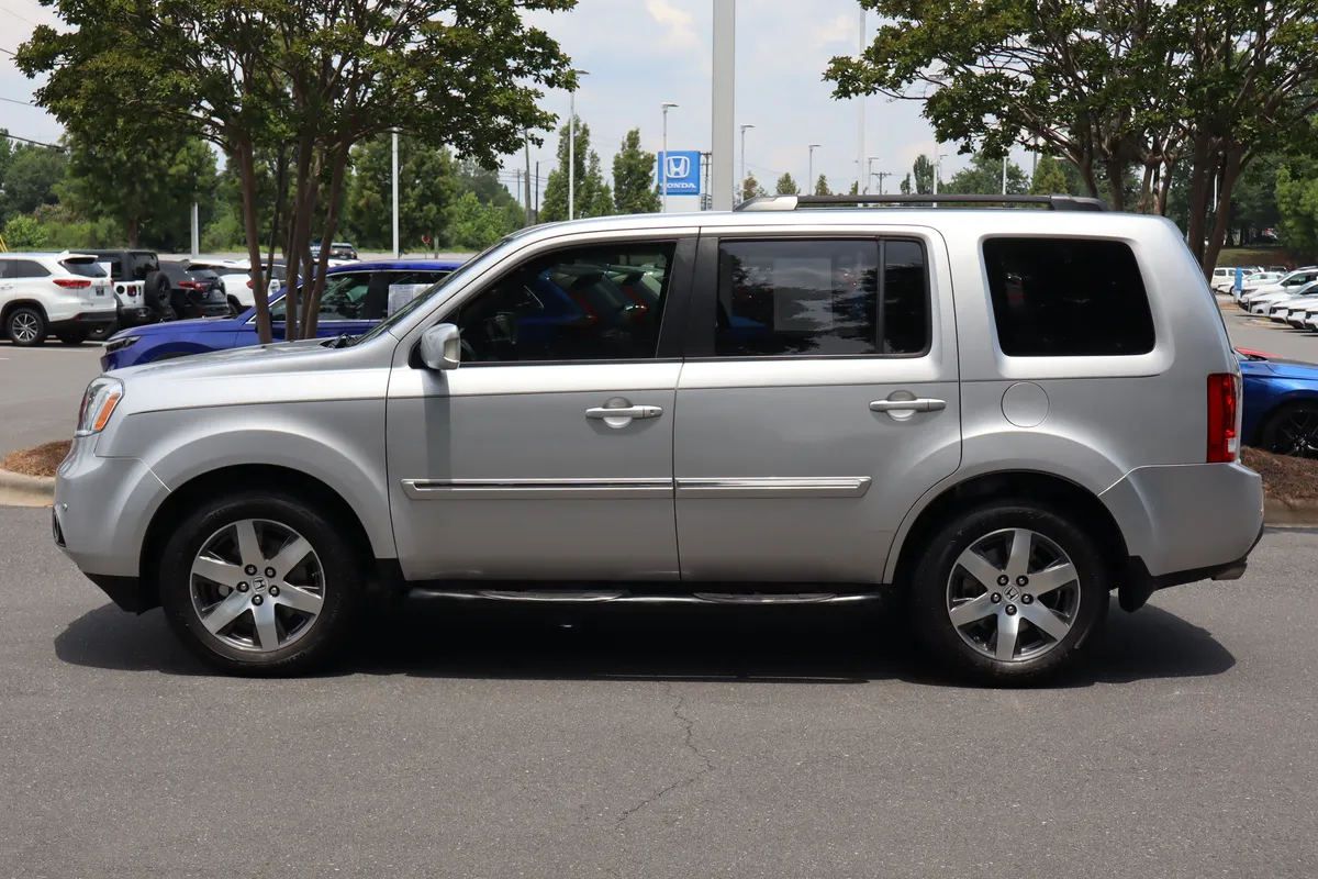 2012 Honda Pilot Touring thumbnail 5