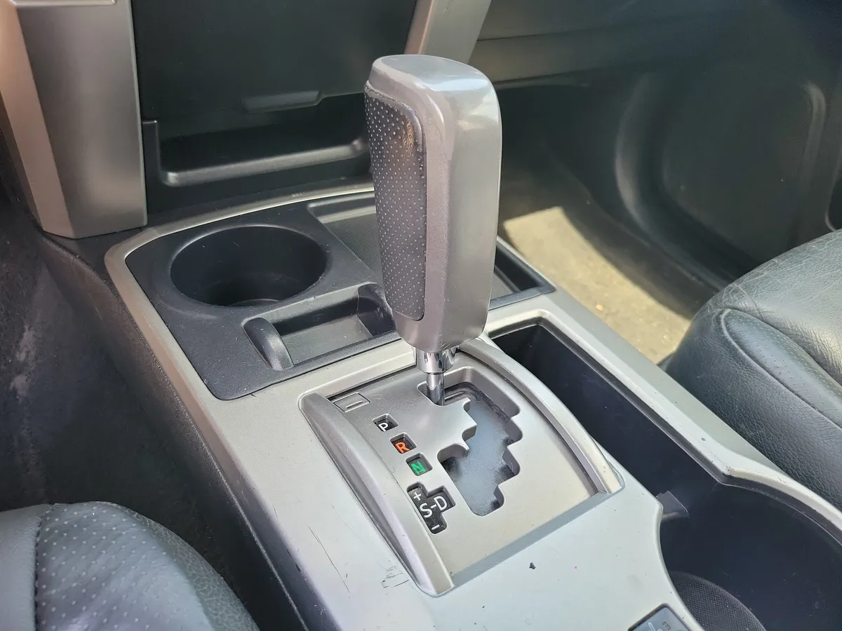 2012 Toyota 4Runner Limited thumbnail 11