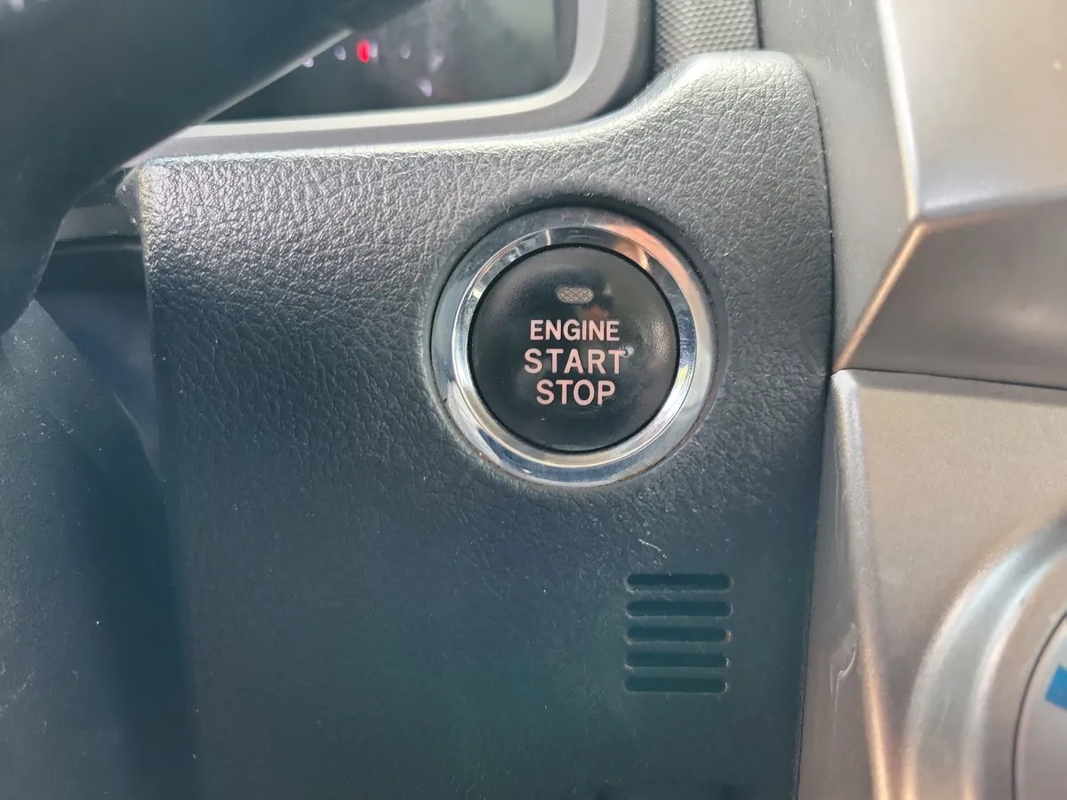 2012 Toyota 4Runner Limited thumbnail 12
