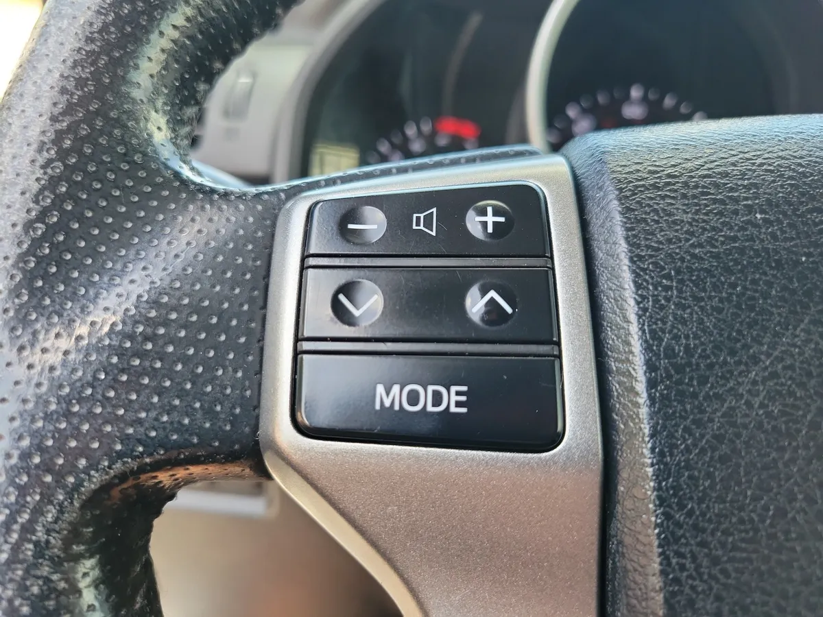 2012 Toyota 4Runner Limited thumbnail 14