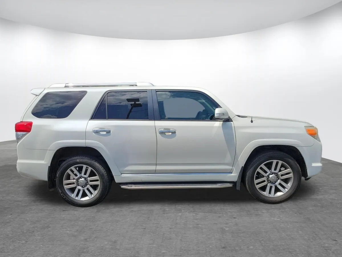 2012 Toyota 4Runner Limited thumbnail 2