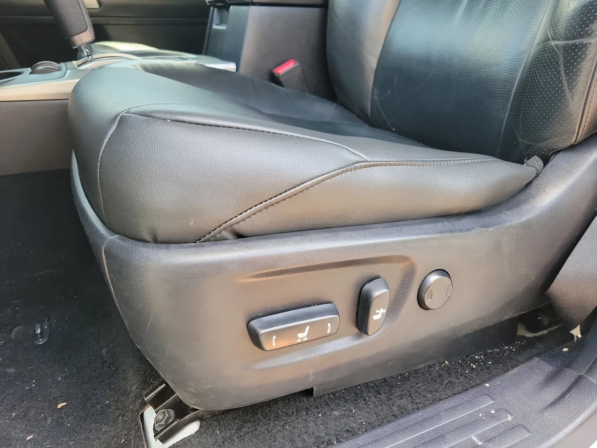 2012 Toyota 4Runner Limited thumbnail 5