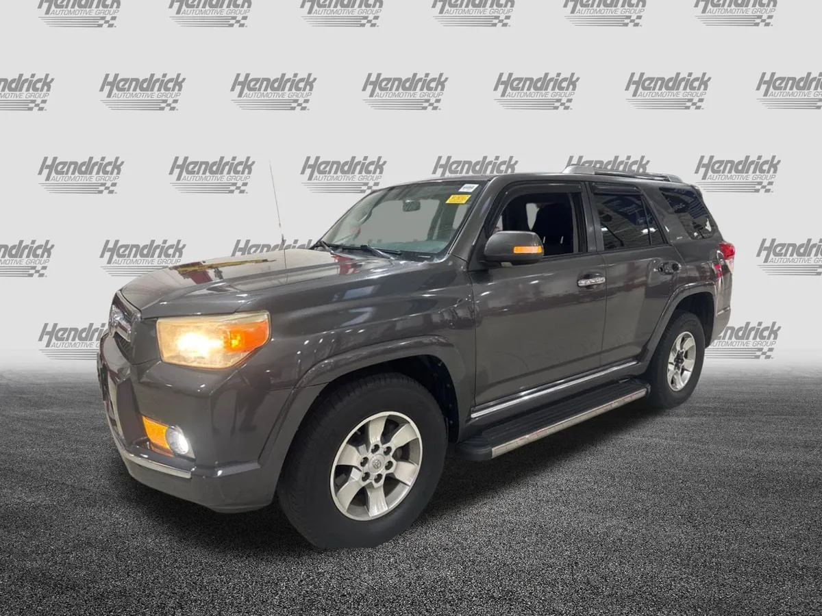 2012 Toyota 4Runner SR5 thumbnail 2
