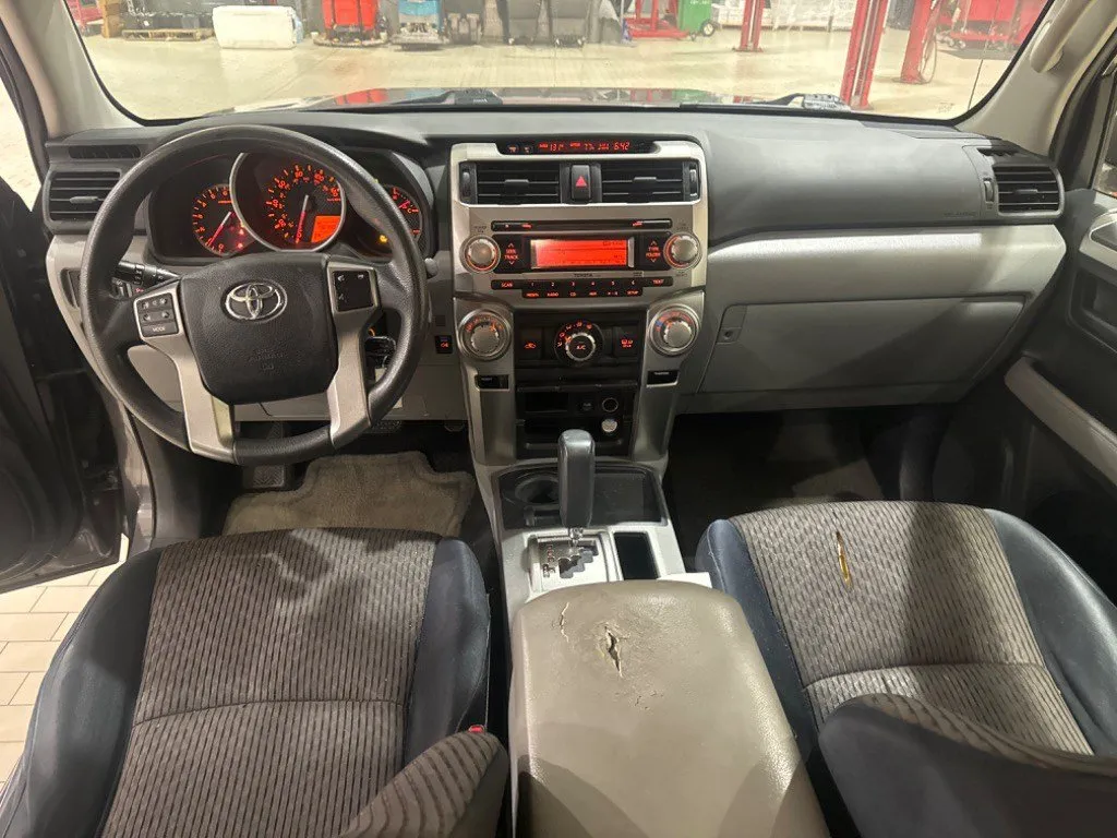 2012 Toyota 4Runner SR5 thumbnail 9