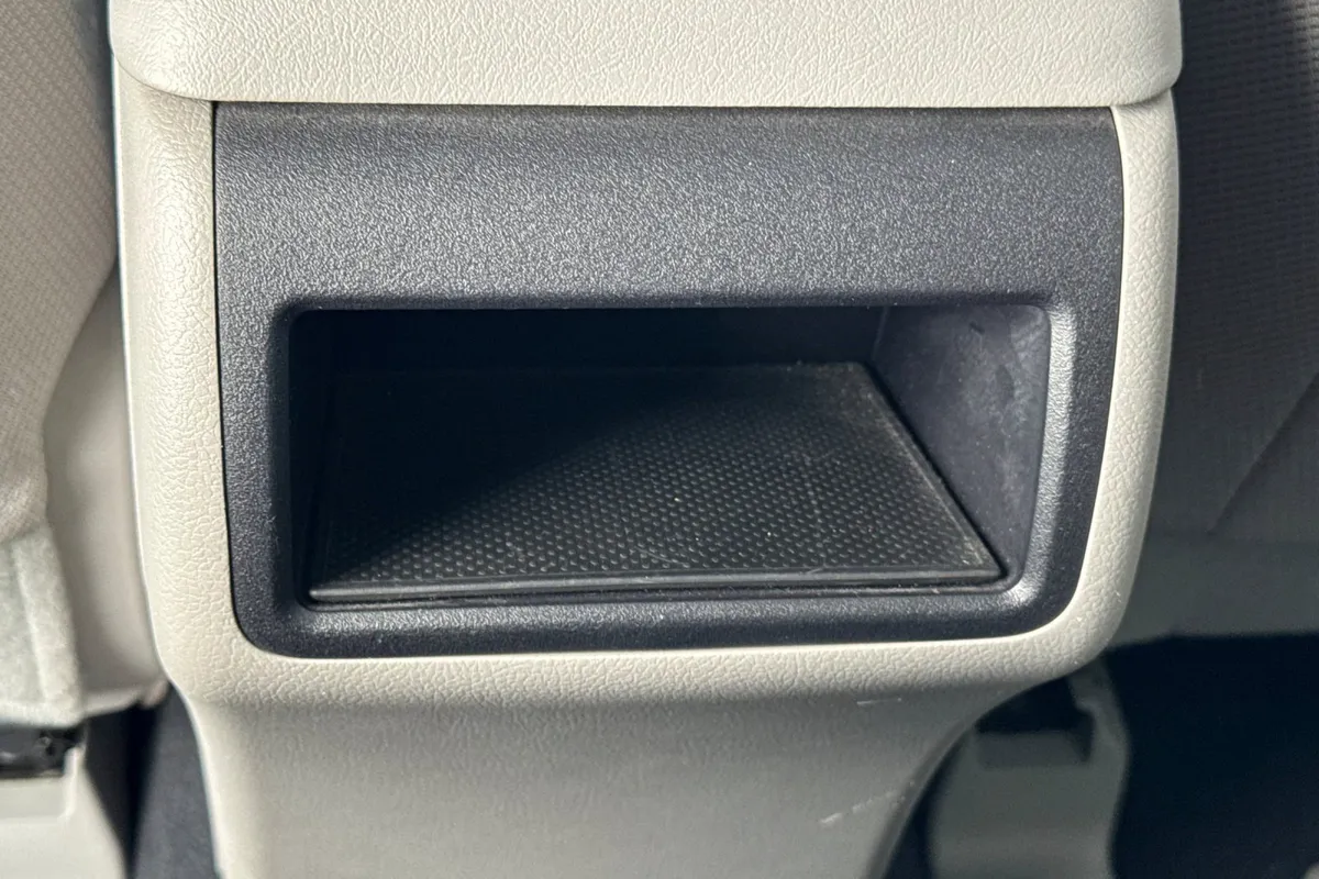 2012 Toyota Camry LE thumbnail 15