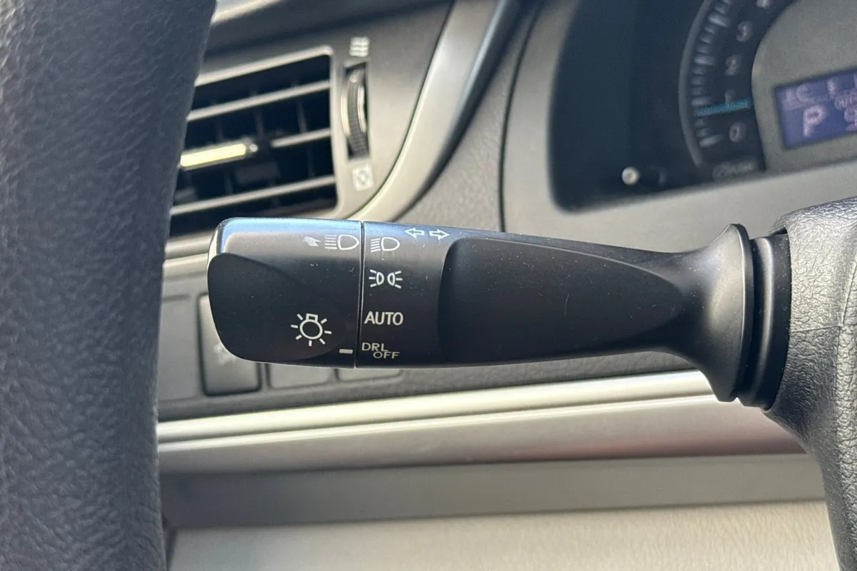2012 Toyota Camry LE thumbnail 28