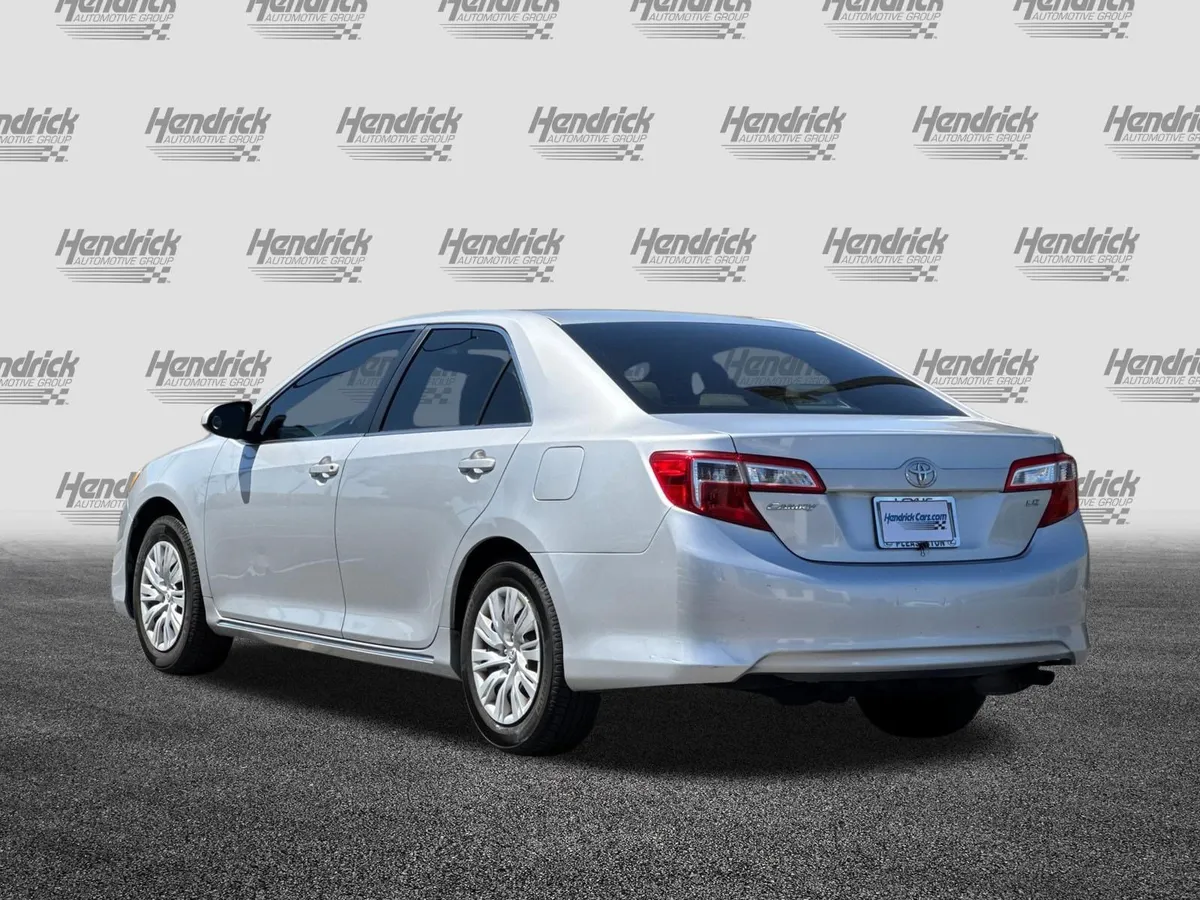 2012 Toyota Camry LE thumbnail 6