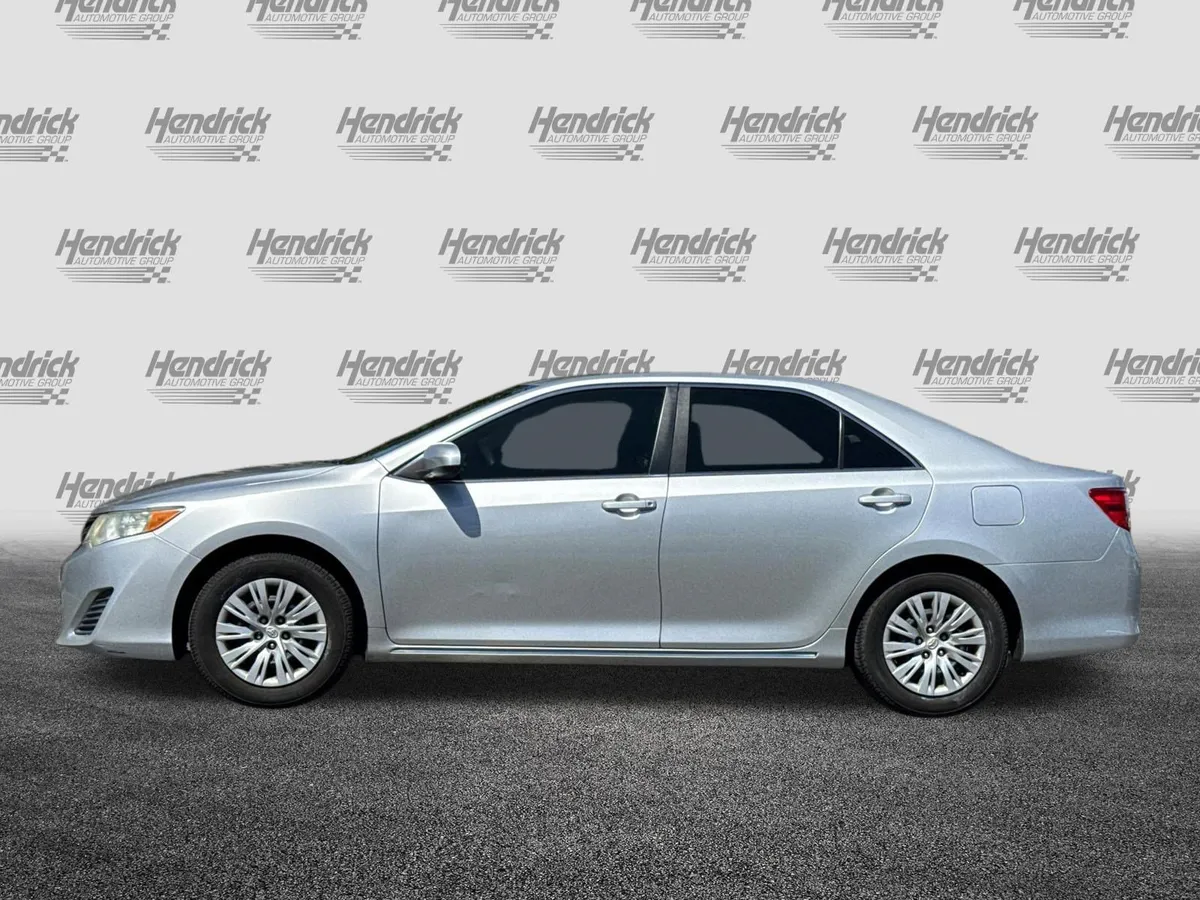 2012 Toyota Camry LE thumbnail 7