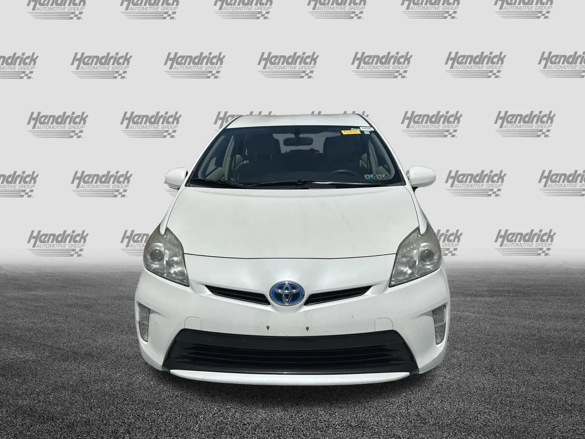2012 Toyota Prius Three thumbnail 2