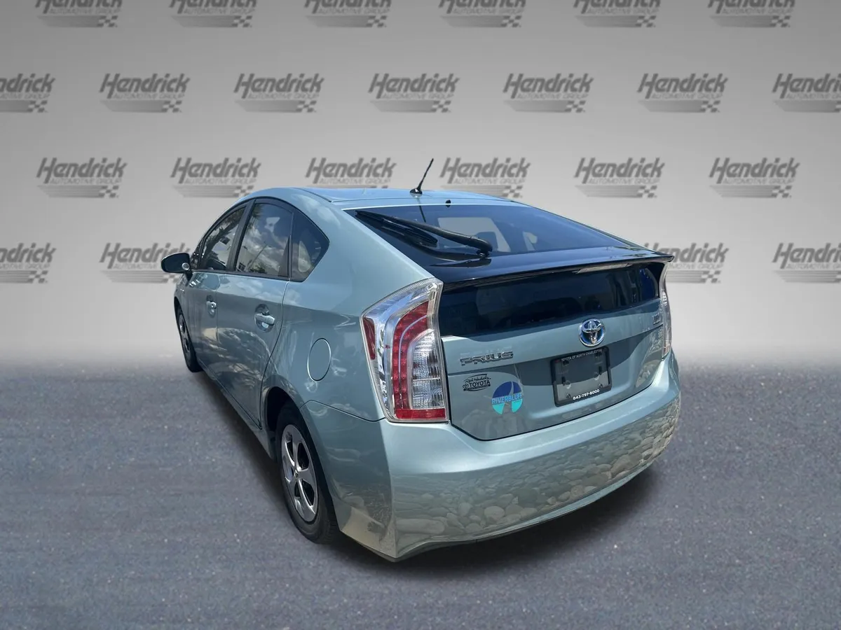 2012 Toyota Prius Two thumbnail 9