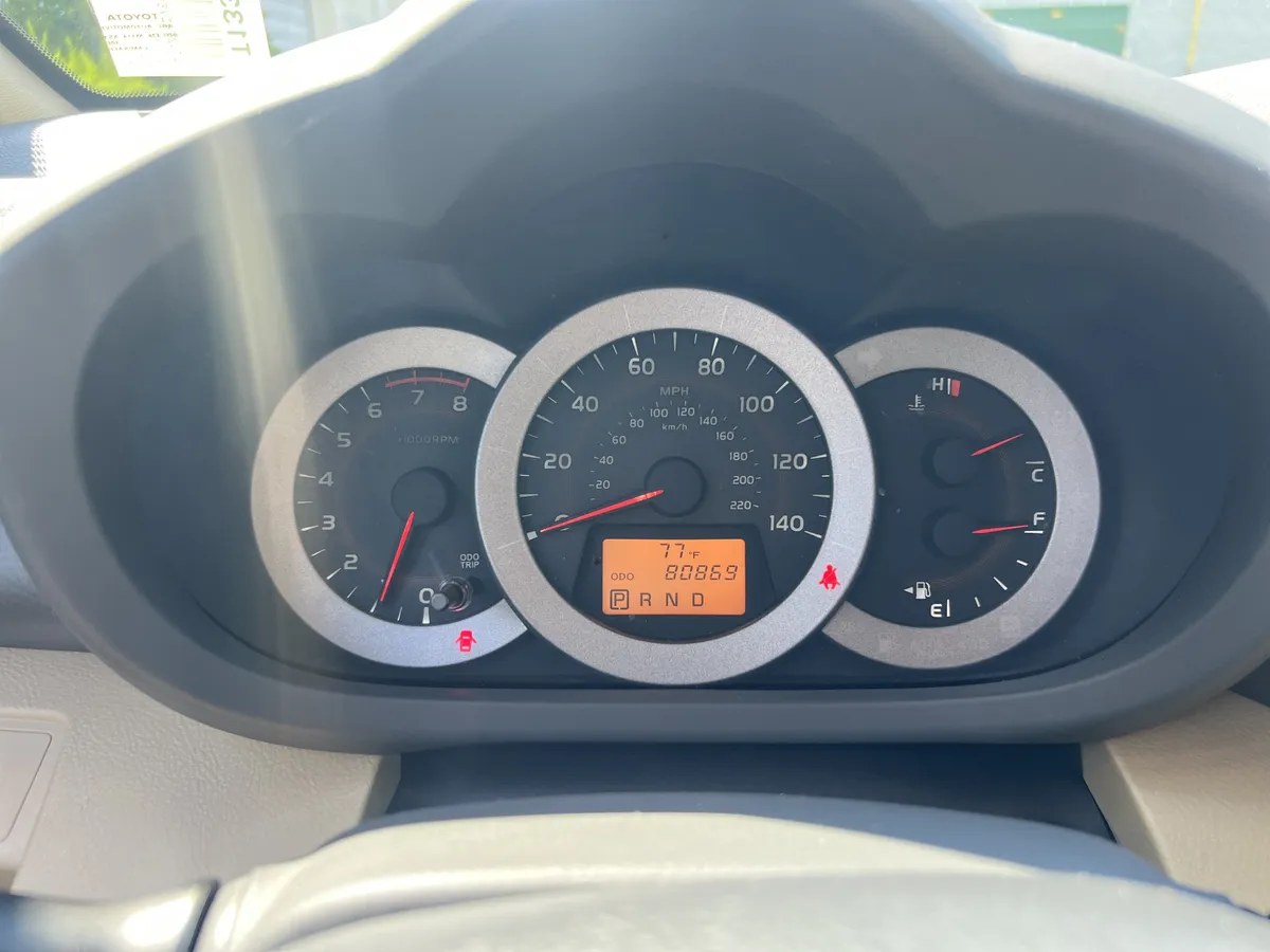 2012 Toyota RAV4 thumbnail 19
