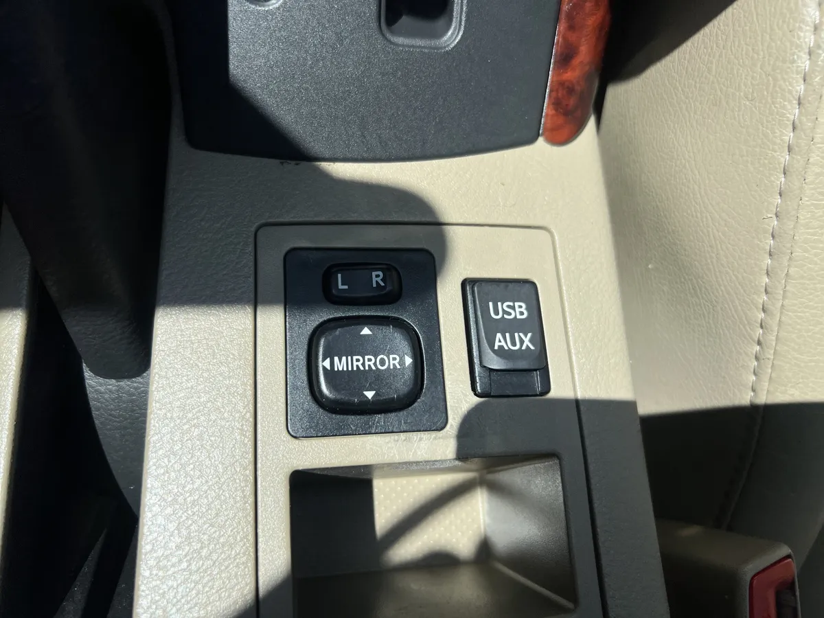 2012 Toyota RAV4 thumbnail 27