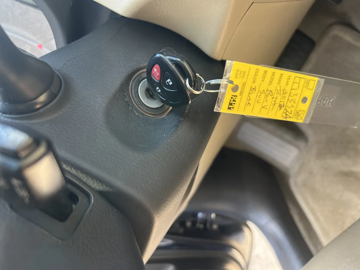 2012 Toyota RAV4 thumbnail 35