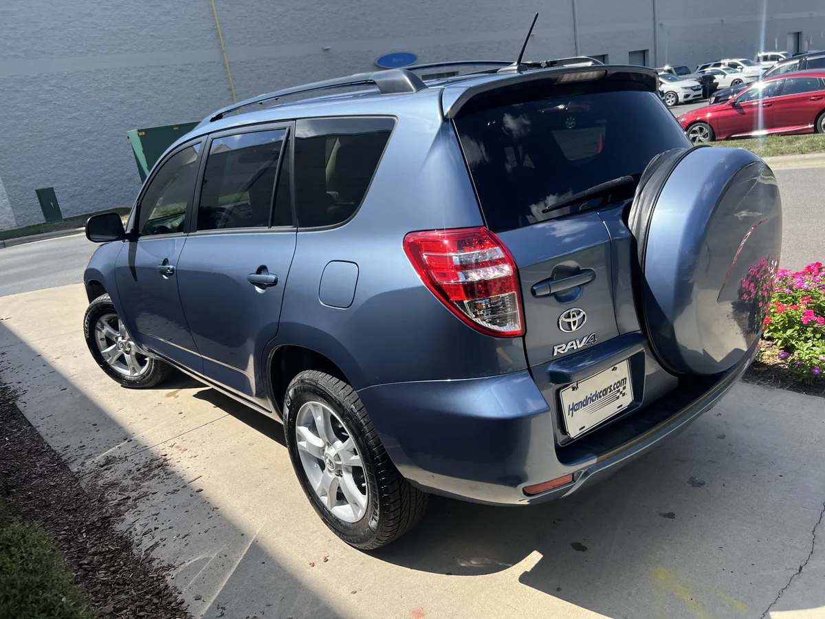 2012 Toyota RAV4 thumbnail 6