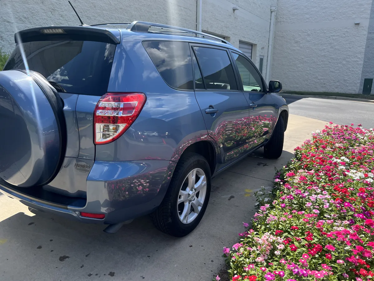 2012 Toyota RAV4 thumbnail 8