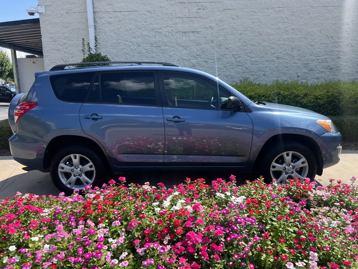 2012 Toyota RAV4 thumbnail 9