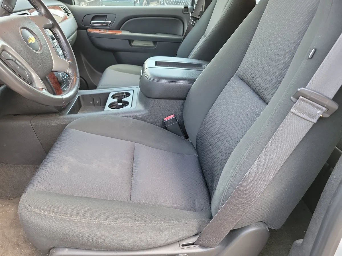 2013 Chevrolet Suburban 1500 LS thumbnail 10