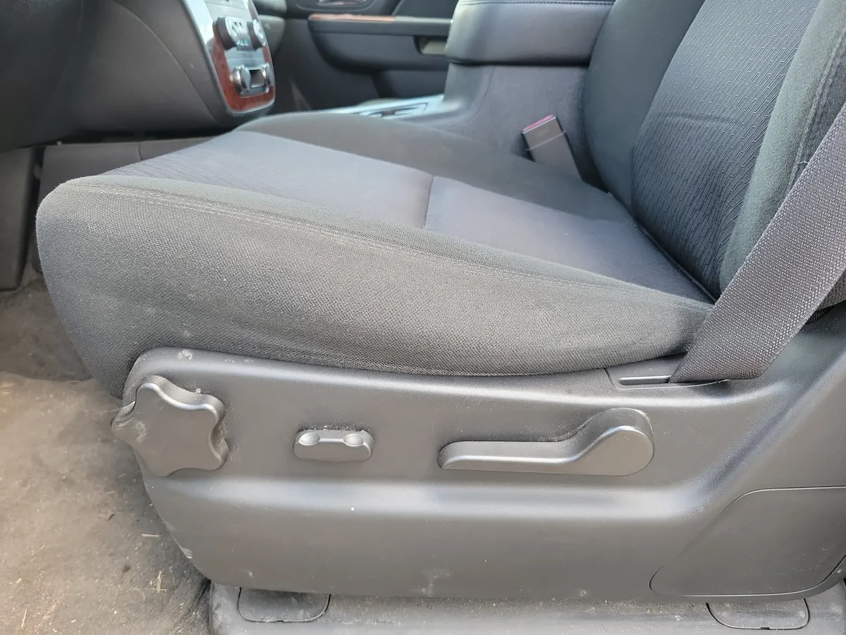 2013 Chevrolet Suburban 1500 LS thumbnail 12