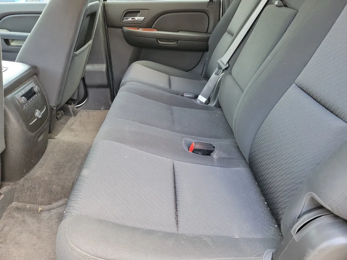 2013 Chevrolet Suburban 1500 LS thumbnail 13