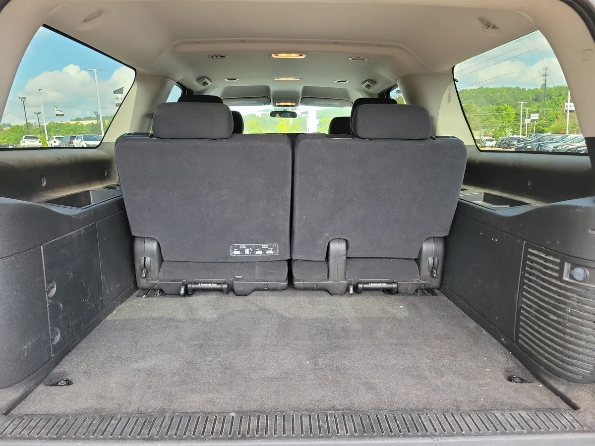 2013 Chevrolet Suburban 1500 LS thumbnail 22