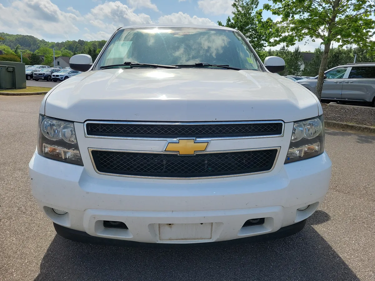 2013 Chevrolet Suburban 1500 LS thumbnail 8