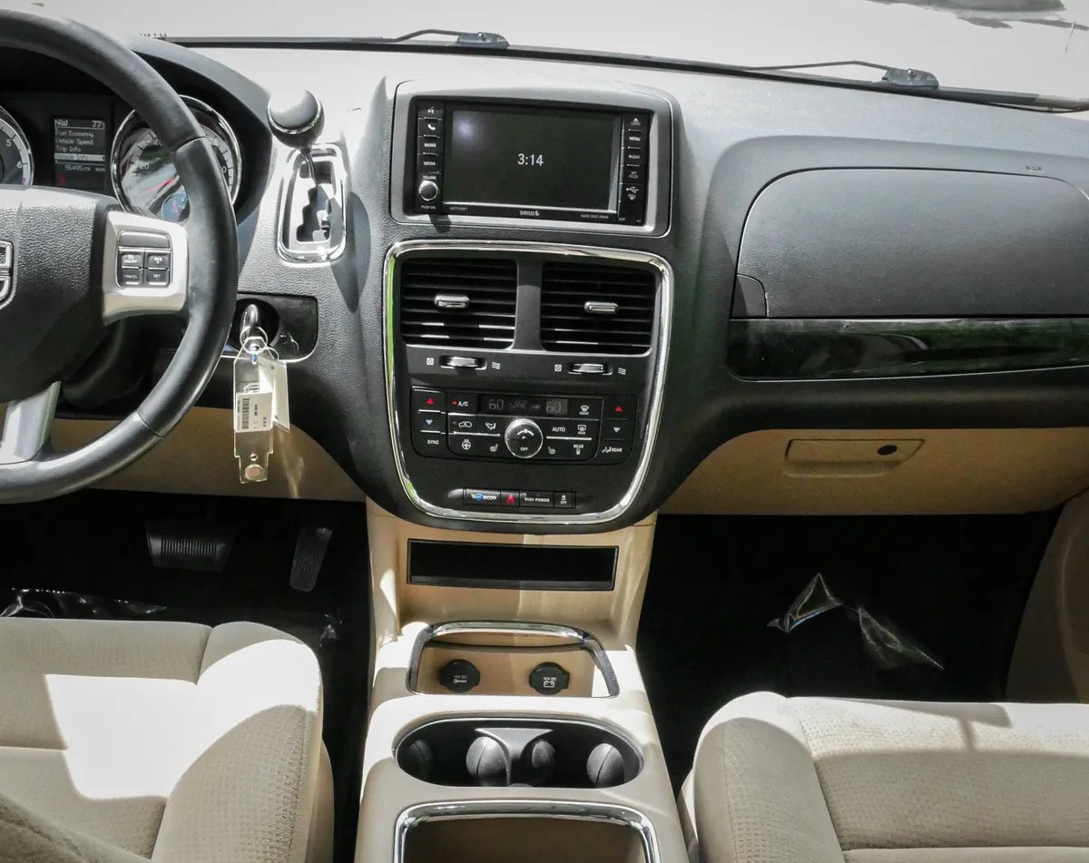 2013 Dodge Grand Caravan Crew thumbnail 26