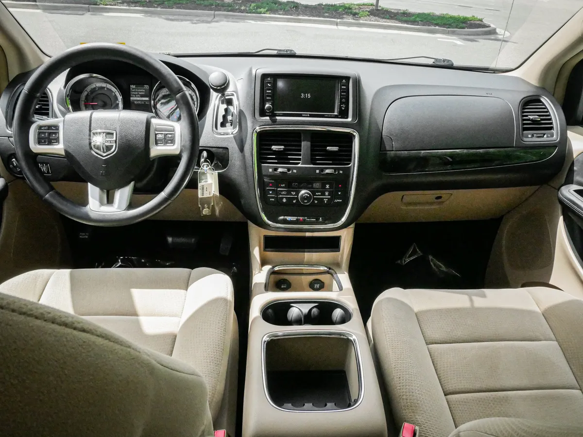 2013 Dodge Grand Caravan Crew thumbnail 27