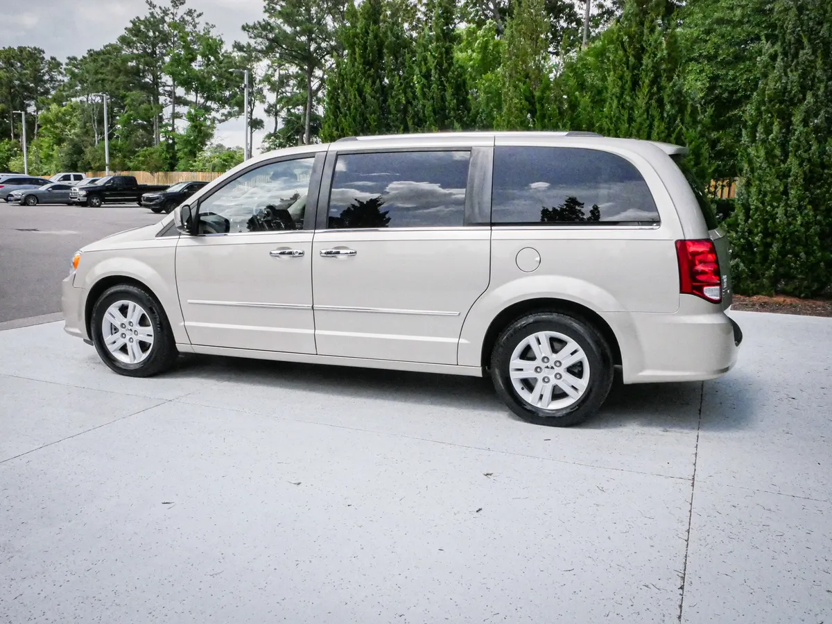 2013 Dodge Grand Caravan Crew thumbnail 6