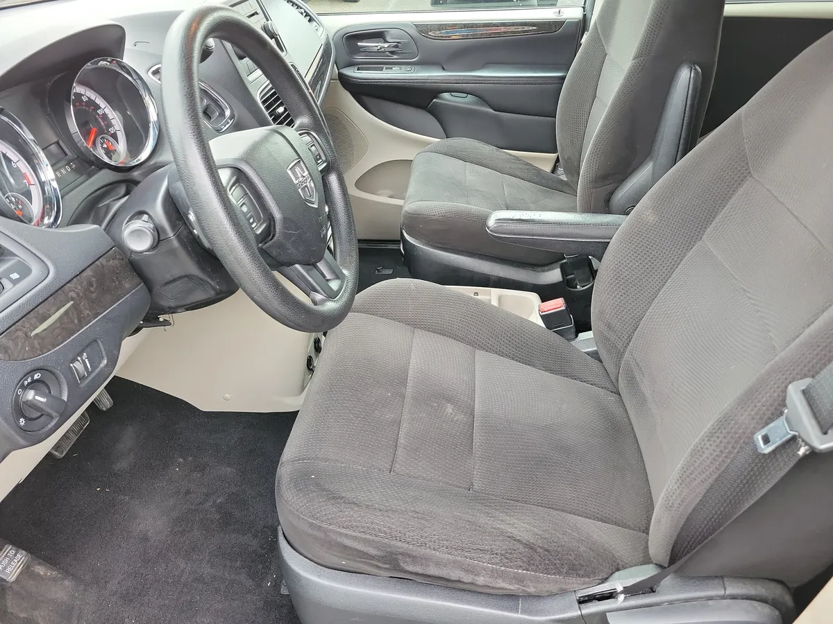 2013 Dodge Grand Caravan SE thumbnail 10
