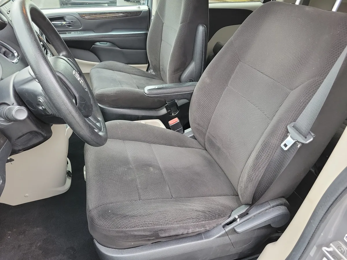 2013 Dodge Grand Caravan SE thumbnail 11