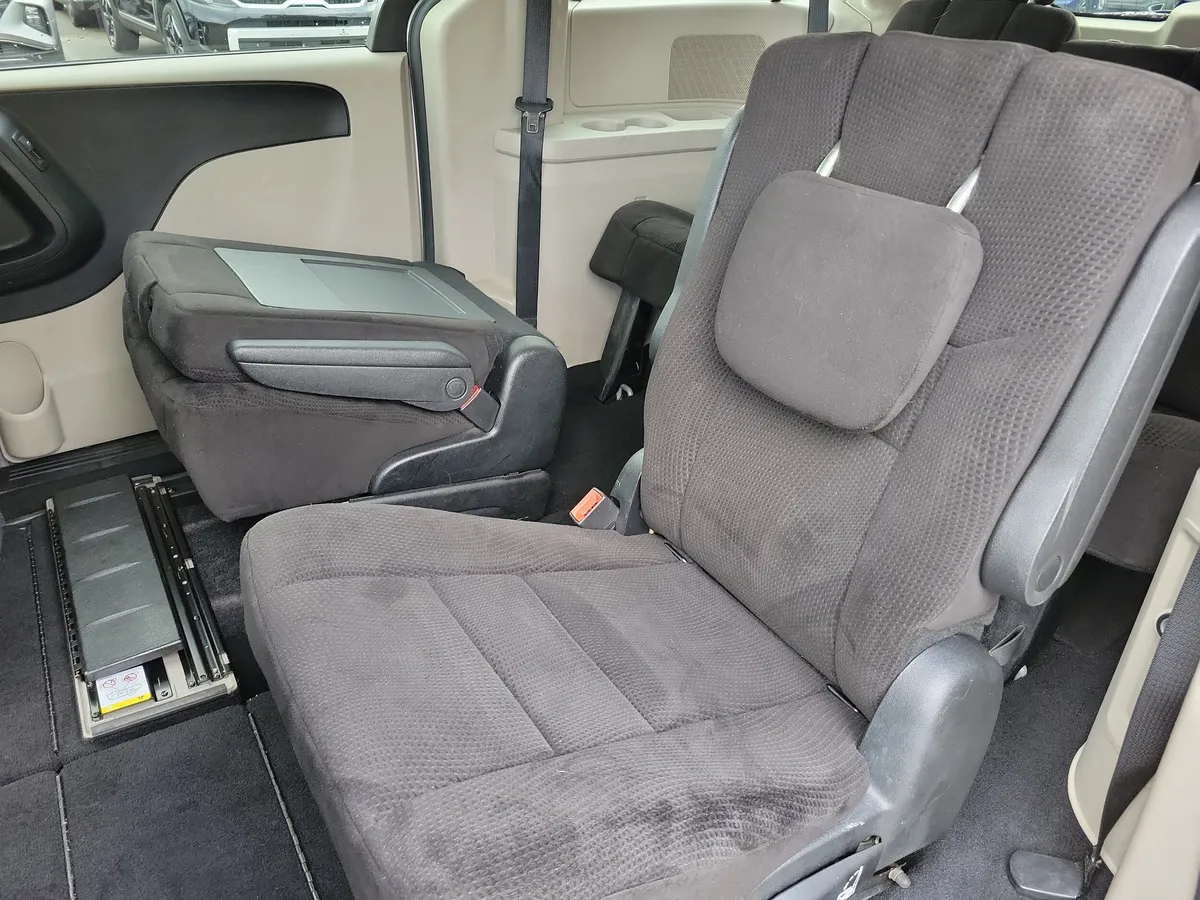 2013 Dodge Grand Caravan SE thumbnail 13