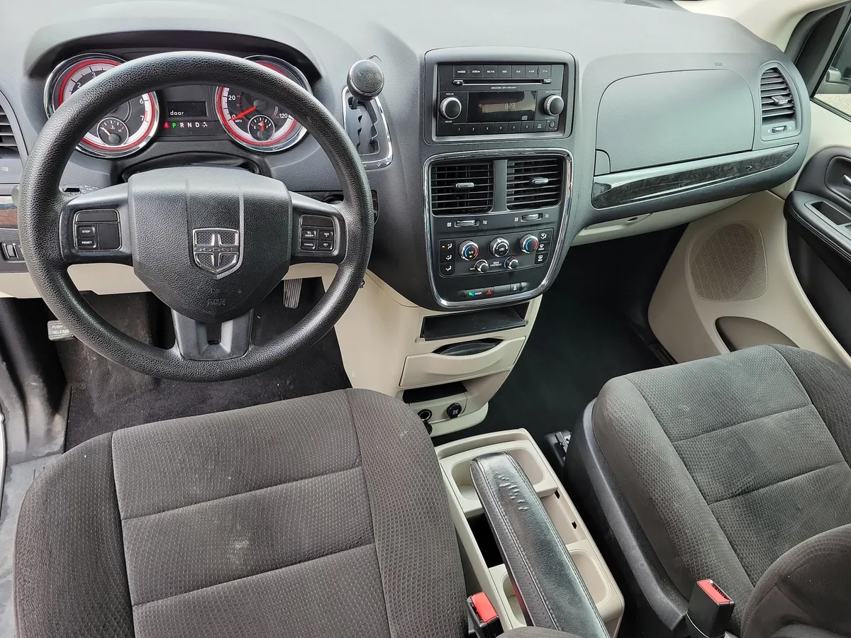 2013 Dodge Grand Caravan SE thumbnail 15